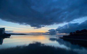 Blue hour over the lake and Knightstone